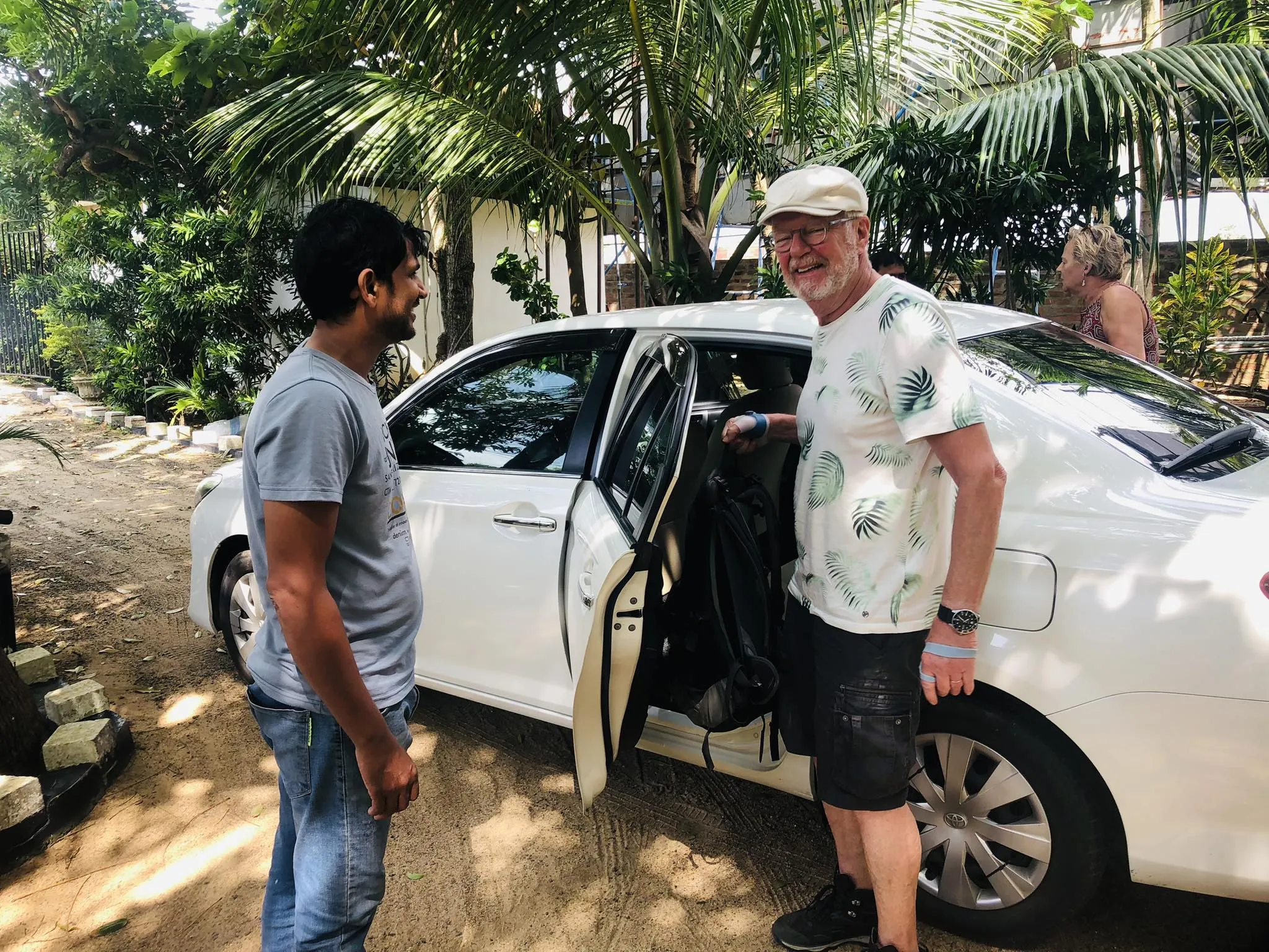 Budget Arugambay Tours